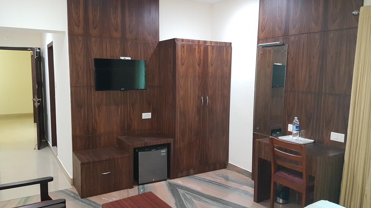 The Central Park Kollam Exterior photo