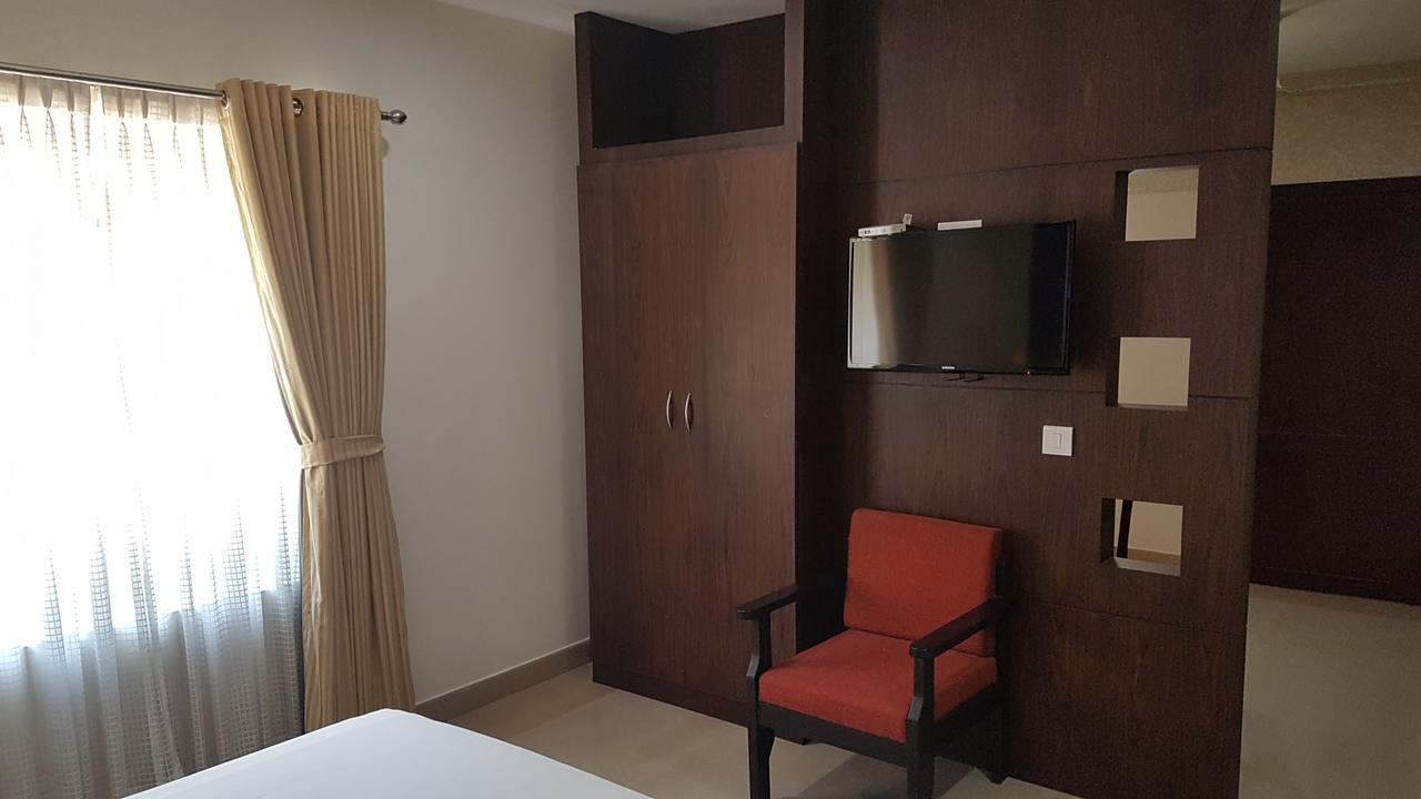 The Central Park Kollam Exterior photo