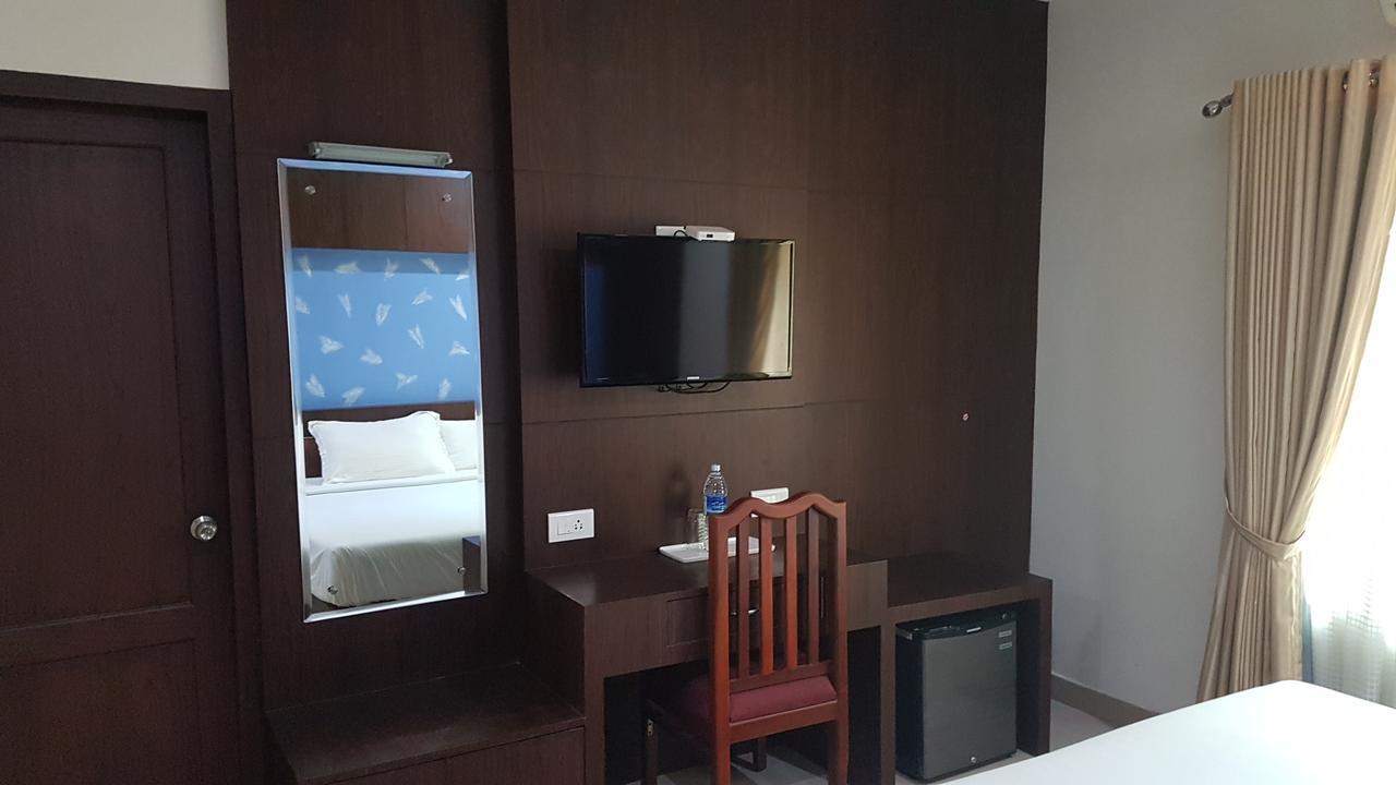 The Central Park Kollam Exterior photo